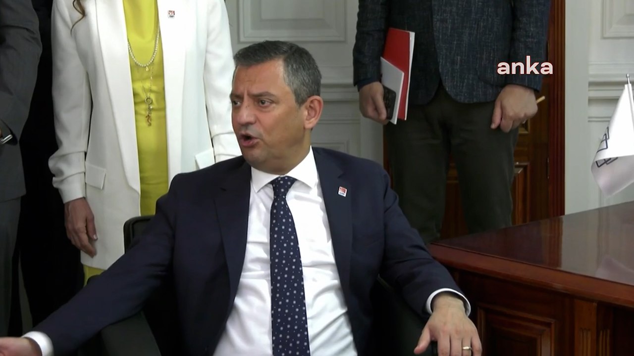 Özgür Özel’den ‘asgari ücret’ resti: "Kimse asgari ücreti güncellememeyi düşünmesin"