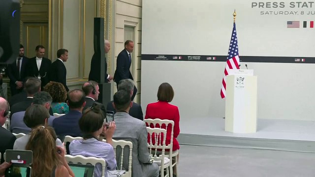Biden in Paris: Die USA stehen fest an der Seite der Ukraine