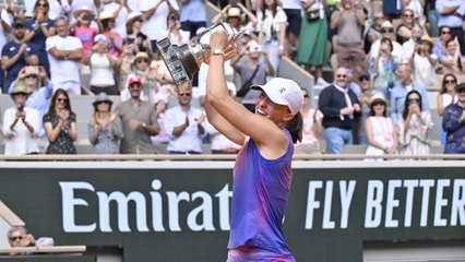 Swiatek demolishes Paolini to claim fourth French Open title