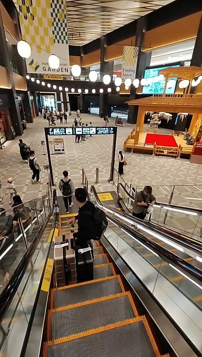 羽田エアポートガーデン　グランドホワイエ