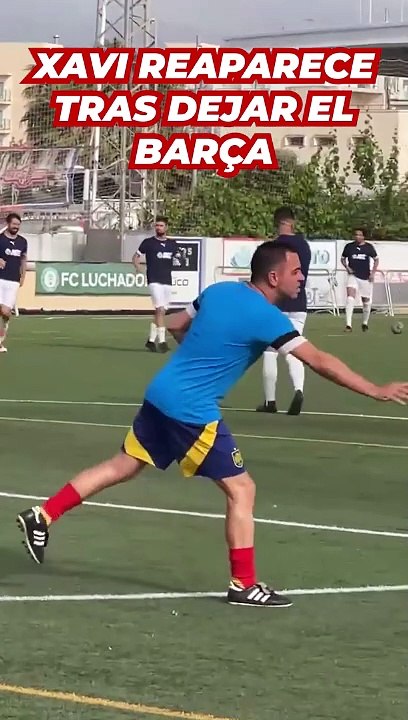 Xavi reaparece tras dejar el Barça