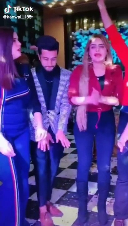 girls dance