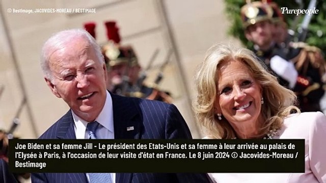 PHOTOS Brigitte Macron : Fine silhouette sublimée en bleu marine pour recevoir Joe et Jill Biden à Paris