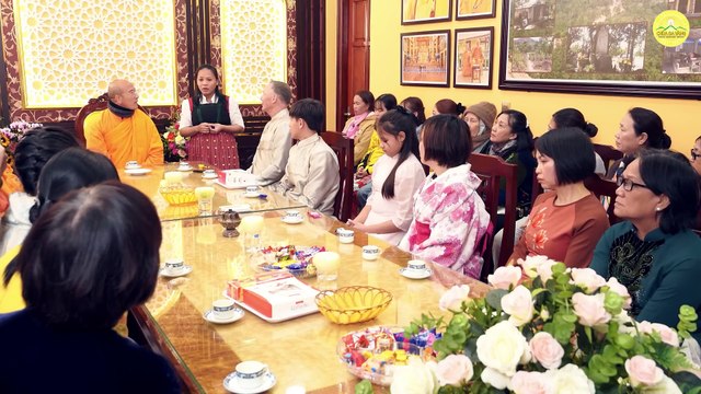 2. 2 vợ chồng bất ngờ phát hiện đều bị ung thư, công ty trên bờ vực phá sản và cái kết không ngờ ...