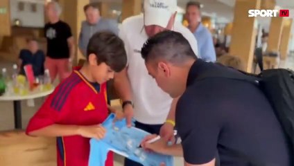 Xavi reaparece por primera vez desde su salida de Barcelona