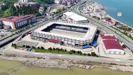 Çaykur Rizespor, stat zeminini "iyi bir futbolcu parasına" yeniliyor