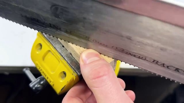 Sharpen a chisel as sharp as a razor - AI DIY