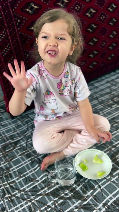 وروجک ازالان به من درس میده   @heli_ya99#هلیا#بلاگر#شیرین_زبونی#فسقلی#بارداری