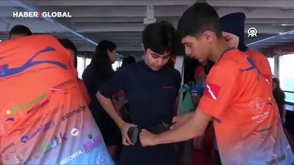 "Dalsın kızlar" projesi kapsamında 90 kadın su altı dalışı yaptı