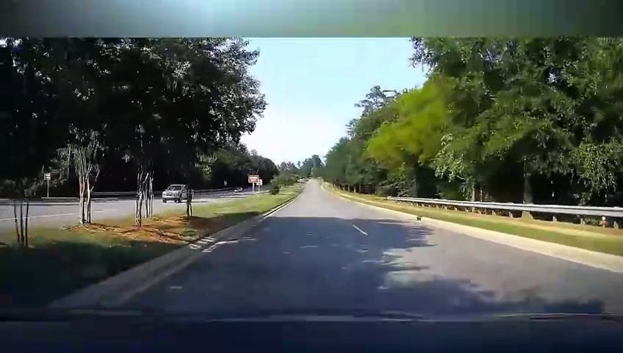 Ultimate Idiots in Cars #210 videos caught on dashcam