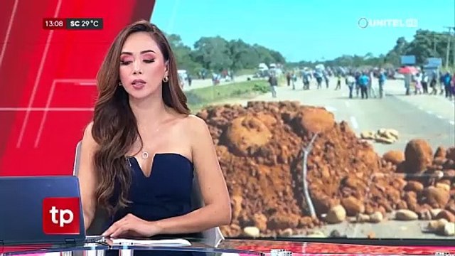 Bloqueo en Yapacaní: Choferes varados colocan sogas para cobrar ‘peaje’ a mototaxistas y comprar comida