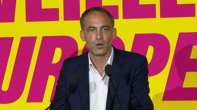 Elections européennes : Raphaël Glucksmann n'a pas l'âme à la fête malgré sa 3e position