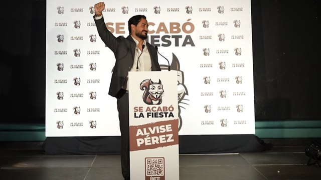 Alvise celebra su resultado en una discoteca de Chamberí: Cuesta más exportar un tomate que importar un inmigrante ilegal