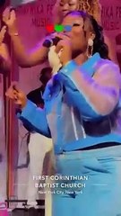 Concert de Roseline Layo : L'artiste ivoirienne pose un geste touchant à une fan (VIDEO)