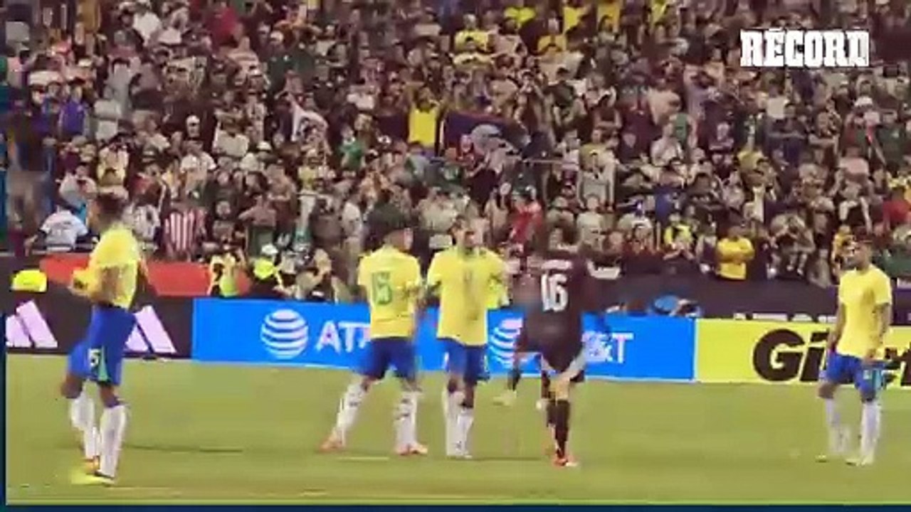 ¿Qué JUGADOR de la SELECCIÓN MEXICANA se llevó la playera de VINICIUS JR