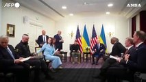 Biden annuncia altri 225 milioni di dollari a Zelensky per l'Ucraina