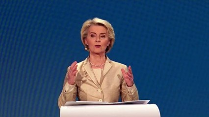 Von der Leyen tiende la mano a socialistas y liberales, que se abren a negociar