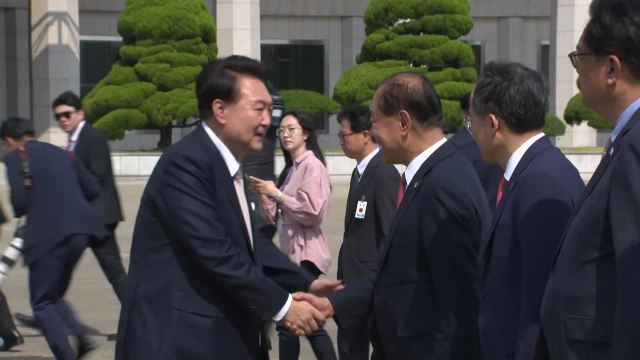 尹, 중앙아 3국 국빈 방문차 출국...6개월 만의 순방 / YTN