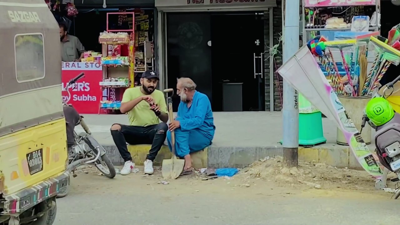 helping poor man | Helping Homeless people | Helping an old man sitting on the street | #Helping