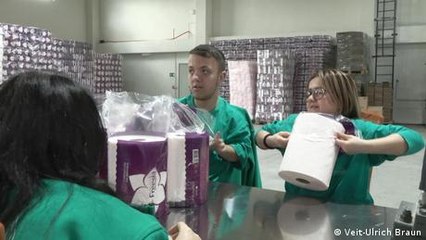 Kosovo: Endlich Arbeit trotz Behinderung