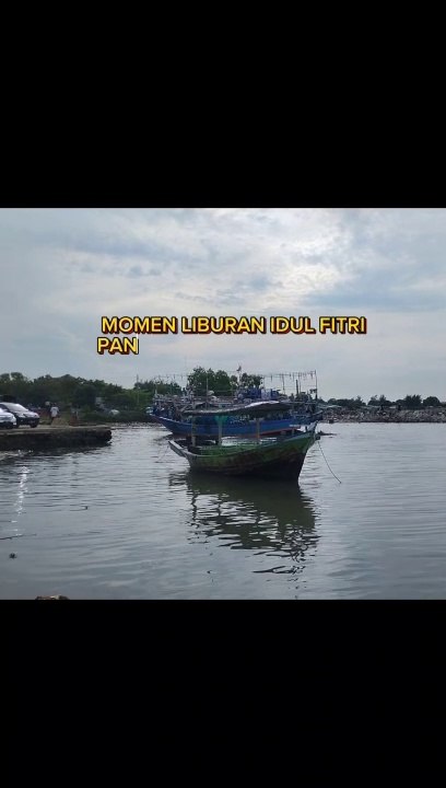 PANTAI GLAYEM INDRAMAYU
