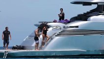 Ilia Tupuria y Giorgina Uzcategui disfrutan de una relajante jornada en alta mar en Ibiza