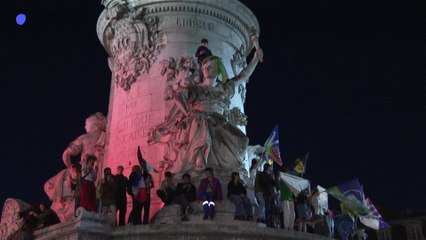 Européennes : plusieurs centaines de personnes place de la République à Paris contre le RN