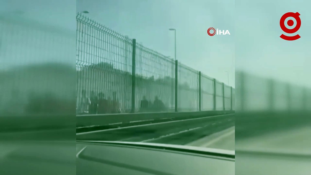 Bahçelievler'de metrobüste yangın paniği: Dumanlar yükseldi, yolcular tahliye edildi