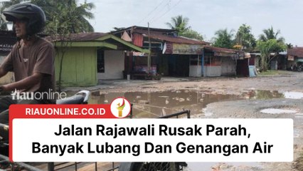 Jalan Rajawali Rusak Parah, Banyak Lubang Dan Genangan Air