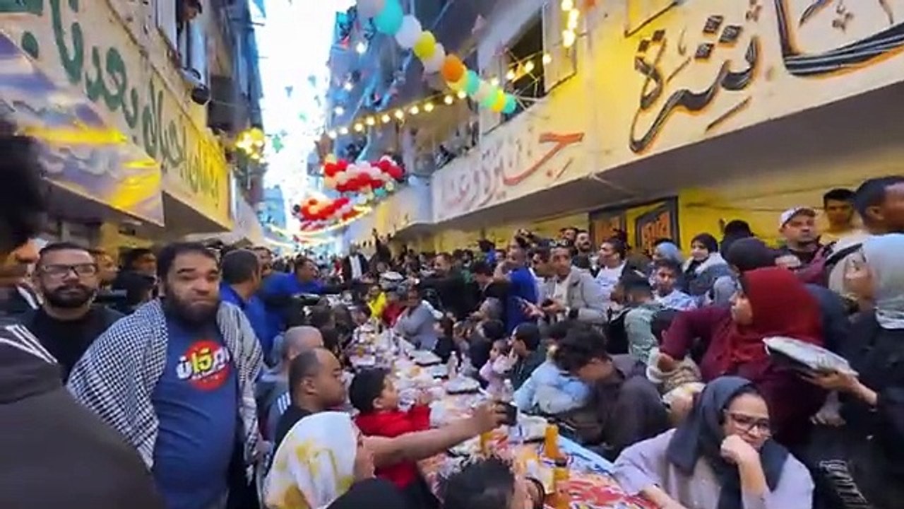 EGYPT  Ki Sab Se Bari IFTAR - More than 6 KM Long Ramadan In Egypt- zubair riaz