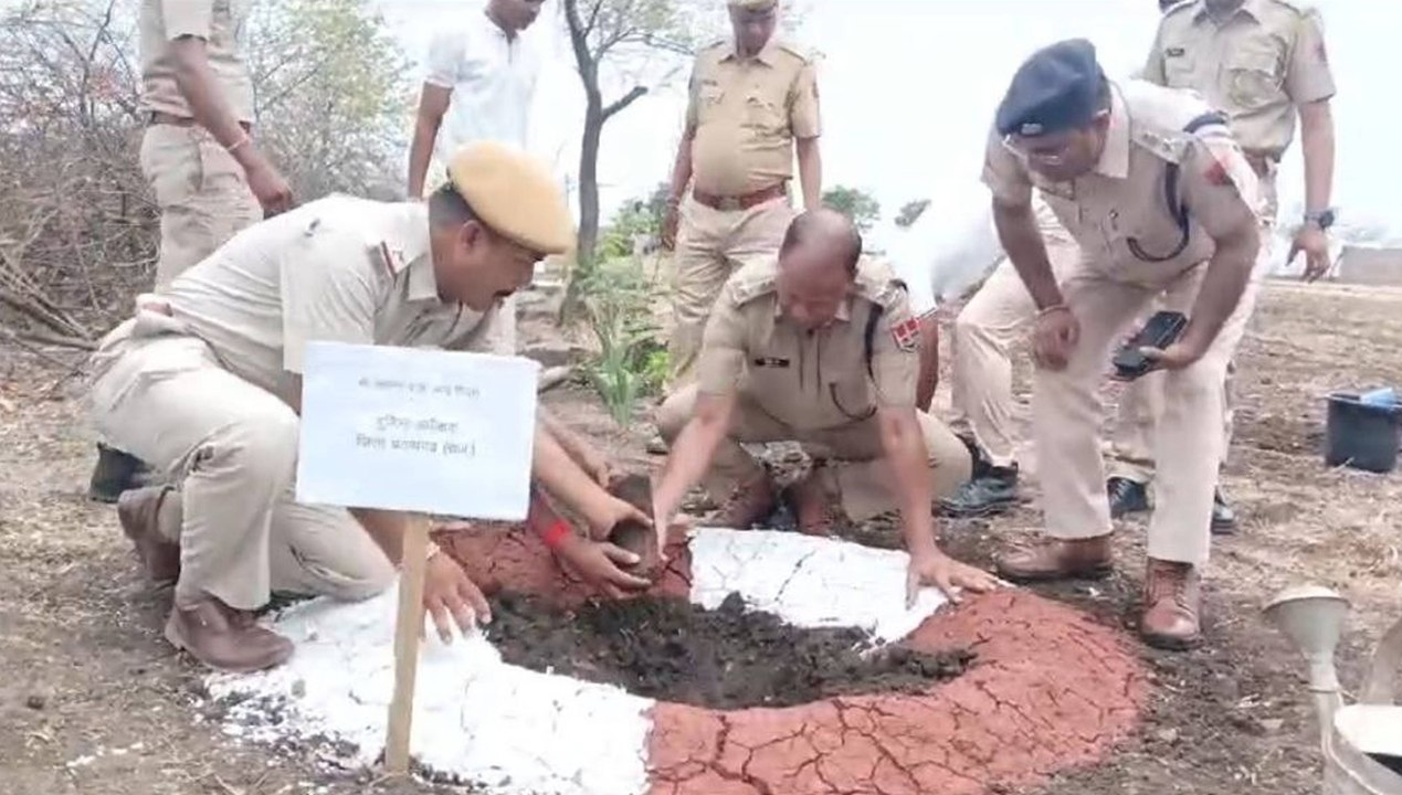 पुलिस स्थापना दिवस समारोह का हुआ आगाज, रिजर्व पुलिस लाइन में पौधरोपण कर की शुरुआत