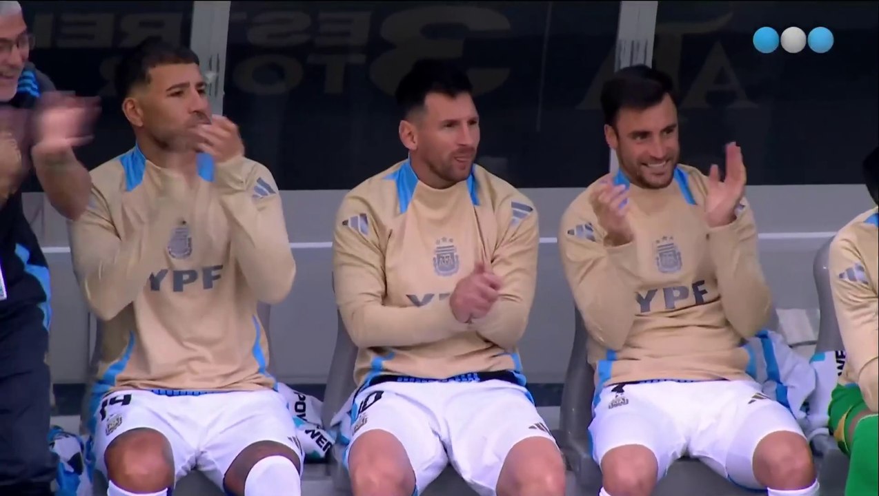 Di María convierte un gol asistido por "Cuti" Romero en el en el Argentina vs Ecuador (1-0)
