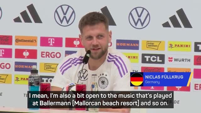 Fullkrug celebrates Euros song