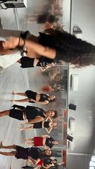 魅力的でセクシーなダンス