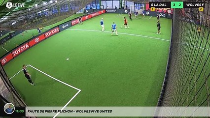 Faute de pierre PLICHON - WOLVES FIVE UNITED