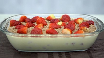 Sobremesa de Dia dos Namorados: creme de morango com chocolate branco!