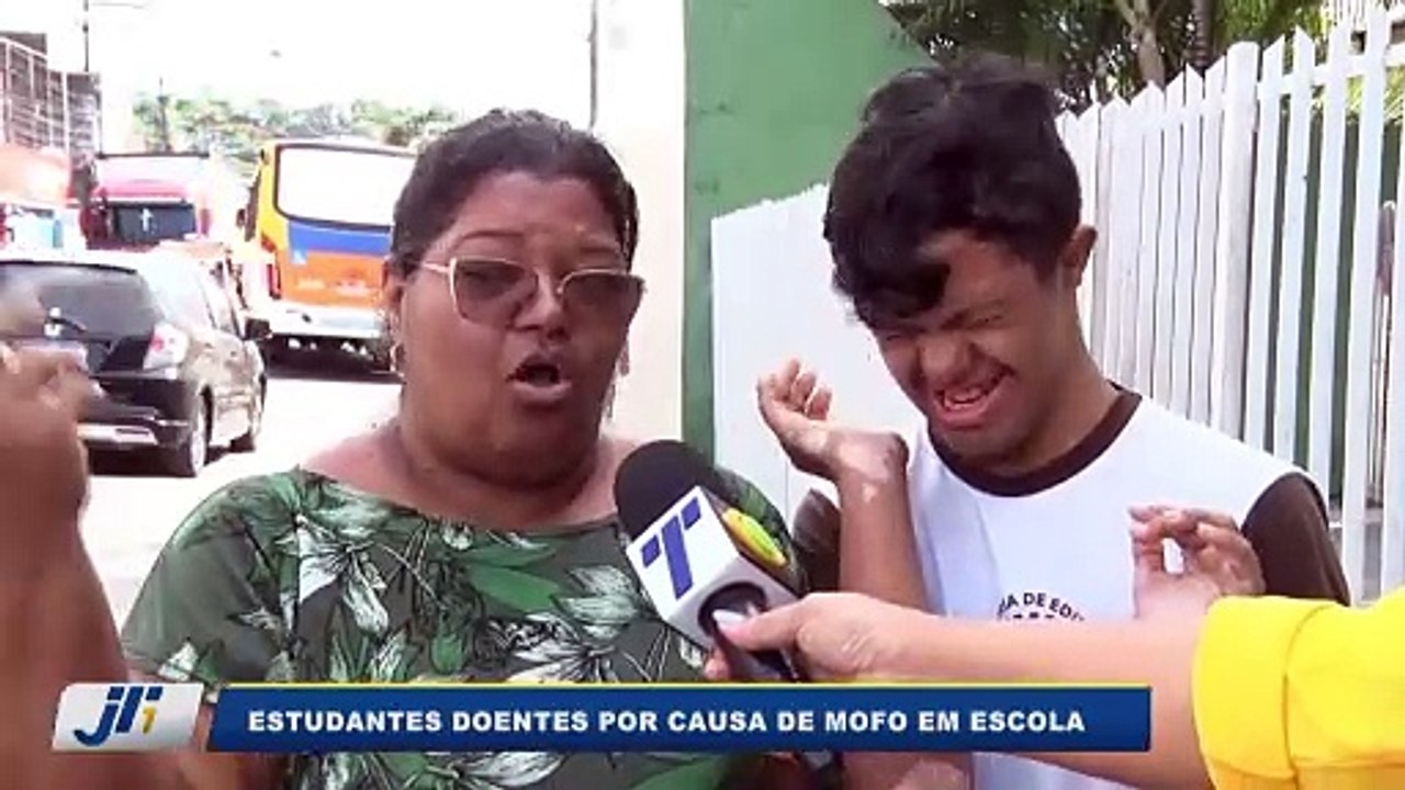 Estudantes doentes por causa de mofo em escola