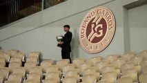 Roland-Garros - Alcaraz pose avec la Coupe des Mousquetaires