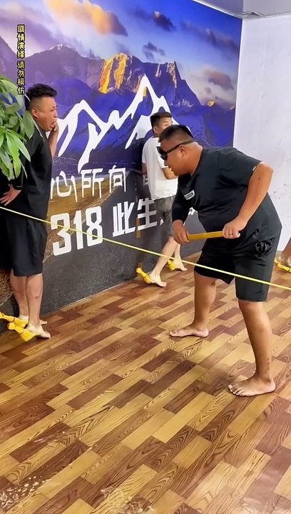 Funny Screaming Chicken Blindfolded Challenge | Beating Man Challenge  with freinds