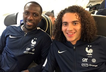 Au coeur du voyage des Bleus à Tirana