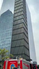 Salvaron a un hombre polaco trepado a un edificio de Puerto Madero