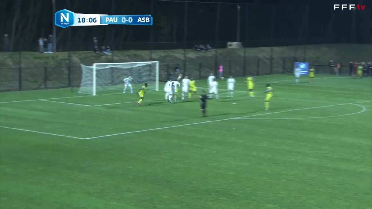 Magnifique frappe de N'DIAYE pour Pau FC !