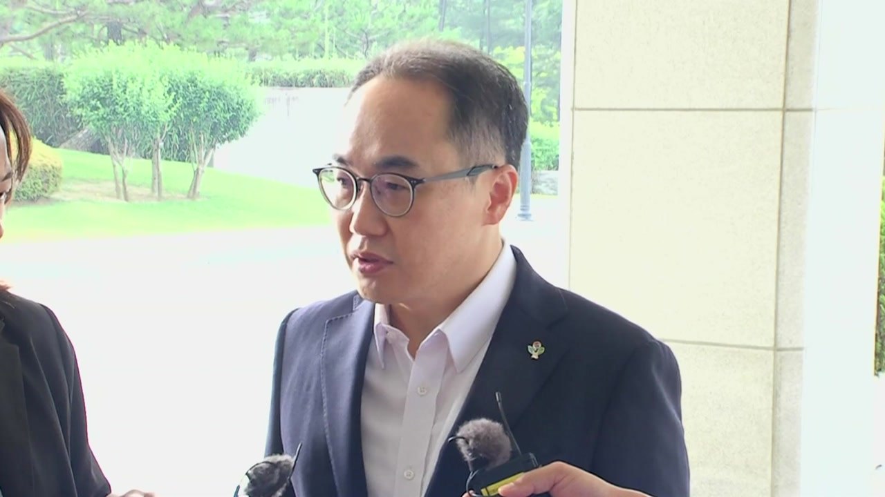 검찰총장 "명품백 사건, 검찰은 검찰 차원에서 수사" / YTN