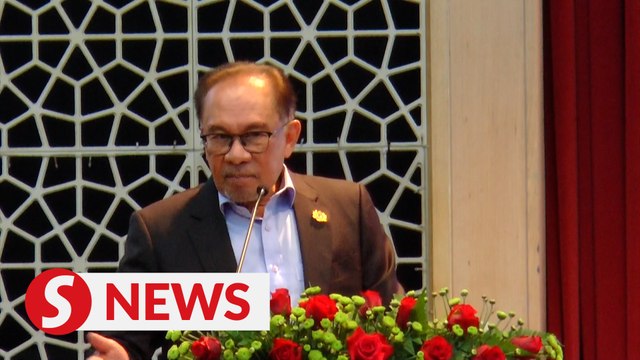 Anwar pledges to support civil servants