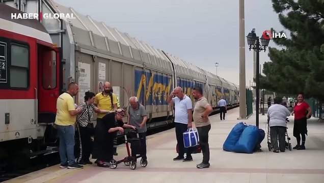Gurbetçiler akın akın gelmeye başladı: Türk bayrağının dalgalandığını görünce ağlayacaktım