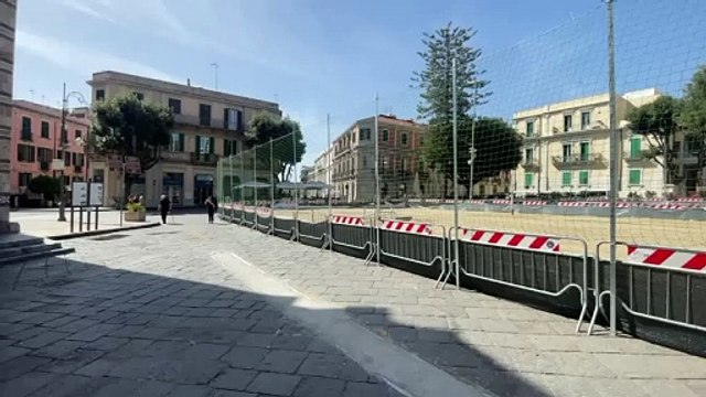 Messina (quasi) pronta per la tappa del Volleyball World Beach Pro Tour . Posata la sabbia in piazza Duomo