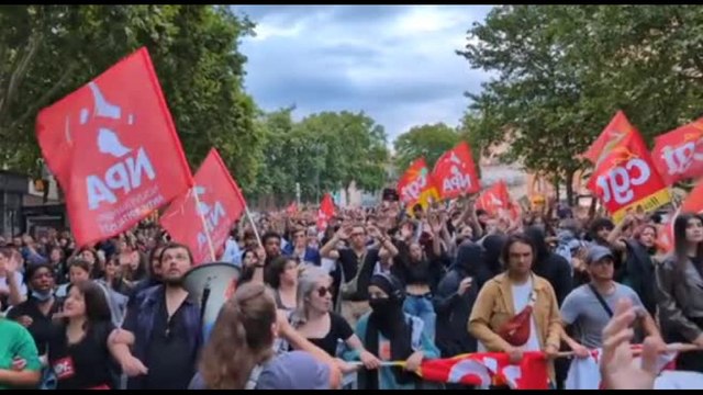 Da Parigi a Marsiglia, la Francia si mobilita contro l'estrema destra