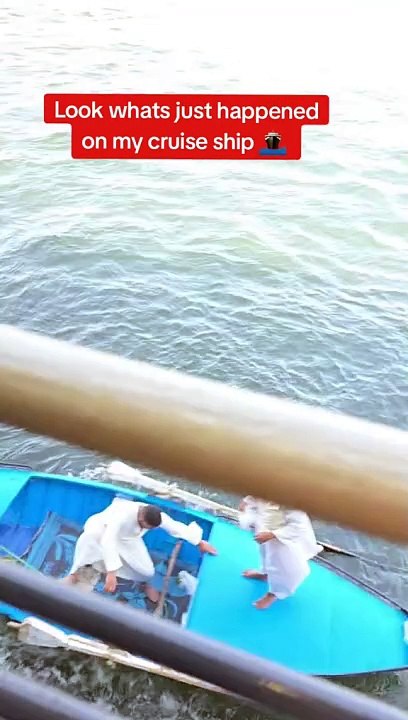 Incredible moment Doncaster man on Nile cruise buys Egyptian clothes from men on boat alongside ship