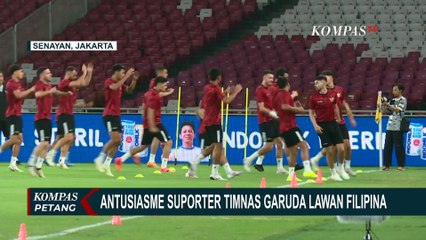 Скачать видео: Antusiasme Suporter Timnas saat Indonesia Lawan Filipina untuk Piala Dunia, Tiket Ludes Terjual