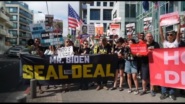 Tel Aviv, familiari degli ostaggi manifestano all'hotel di Blinken